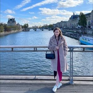 Meet your Posher, Brooke